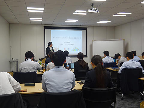 新規採用社員研修の写真
